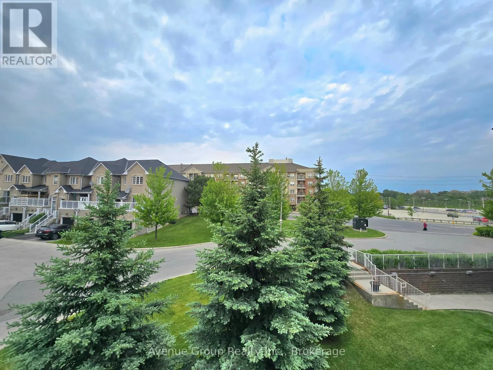 ROOM 2 - #314 - 684 WARDEN AVENUE