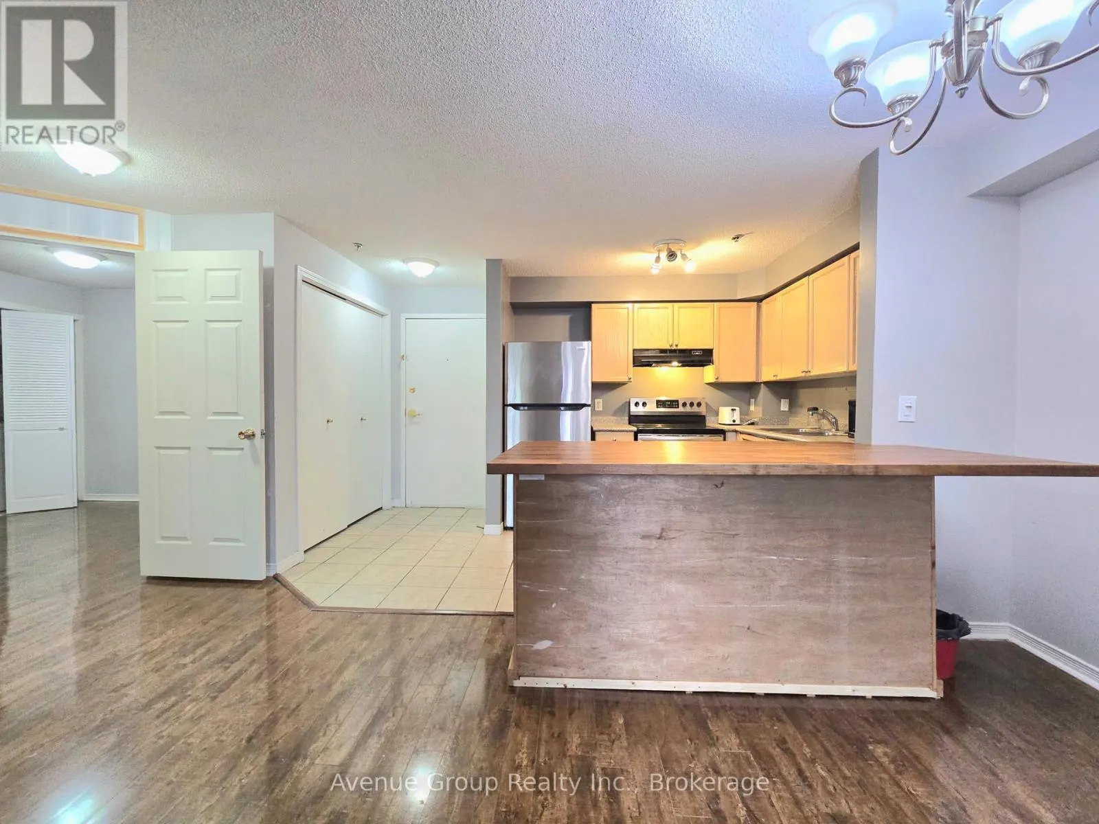 ROOM 3 - #314 - 684 WARDEN AVENUE