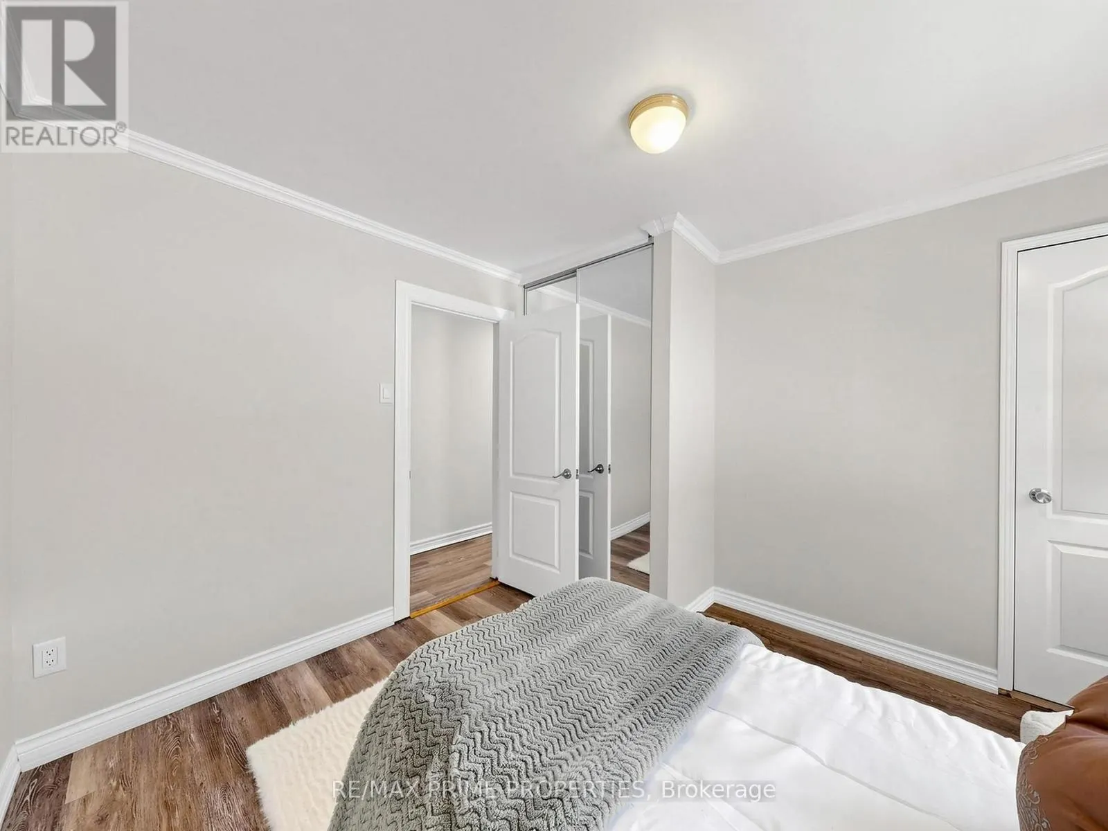 18 DENTONIA PARK AVENUE