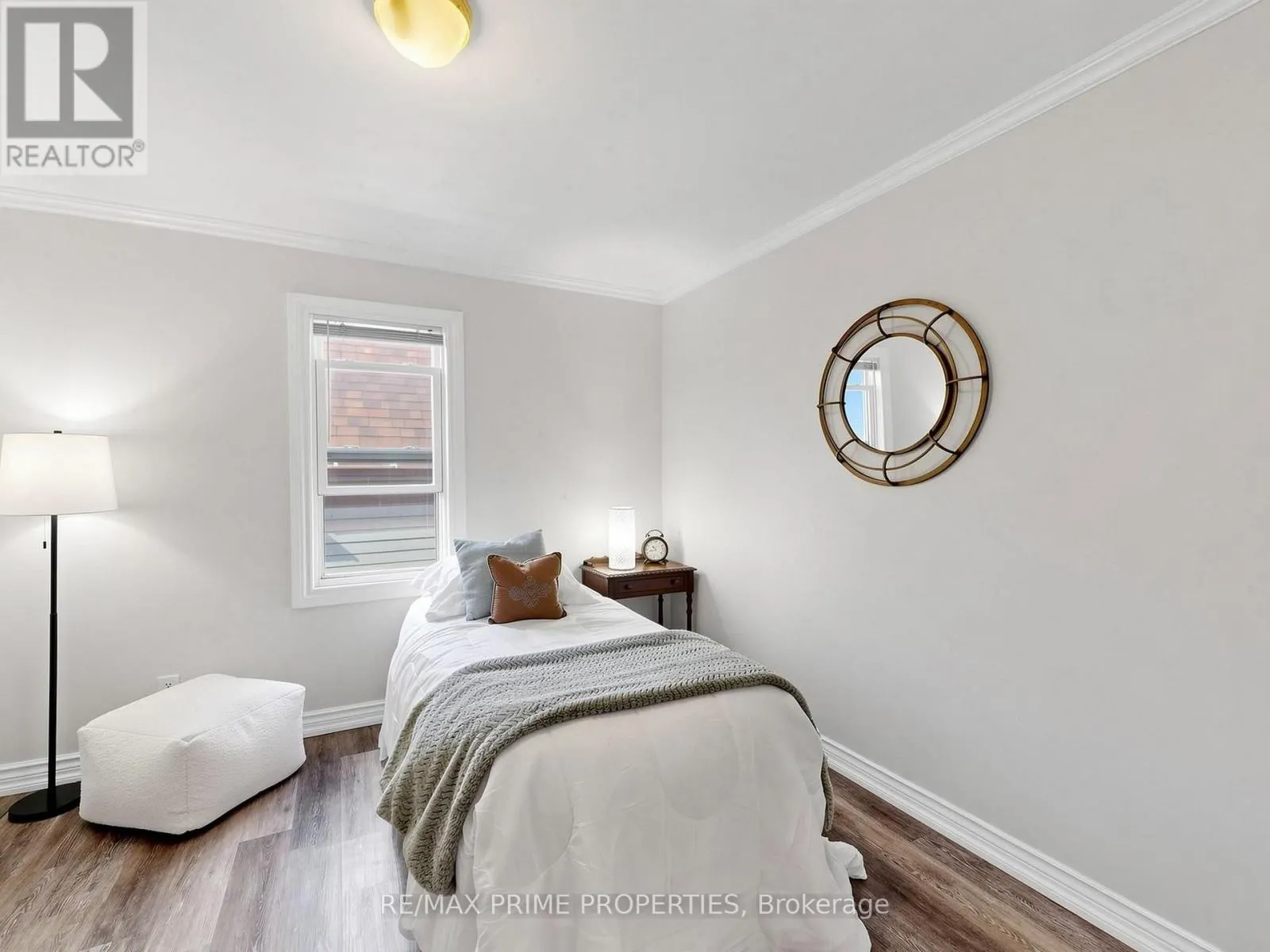 18 DENTONIA PARK AVENUE