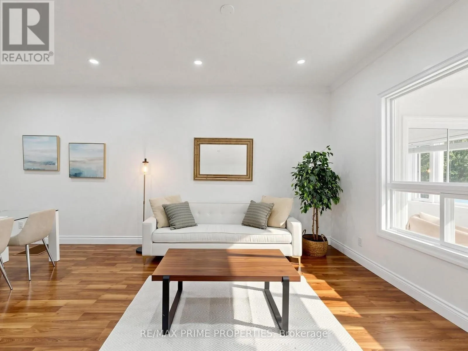 18 DENTONIA PARK AVENUE