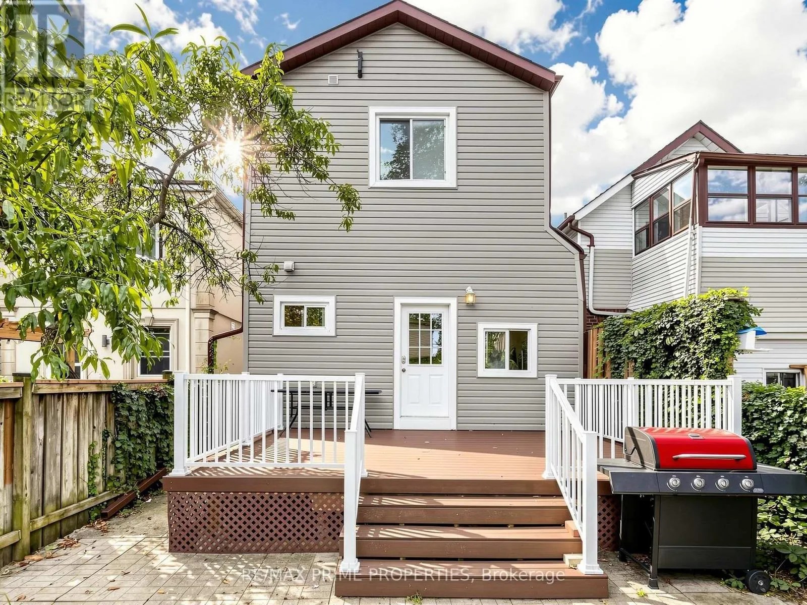 18 DENTONIA PARK AVENUE