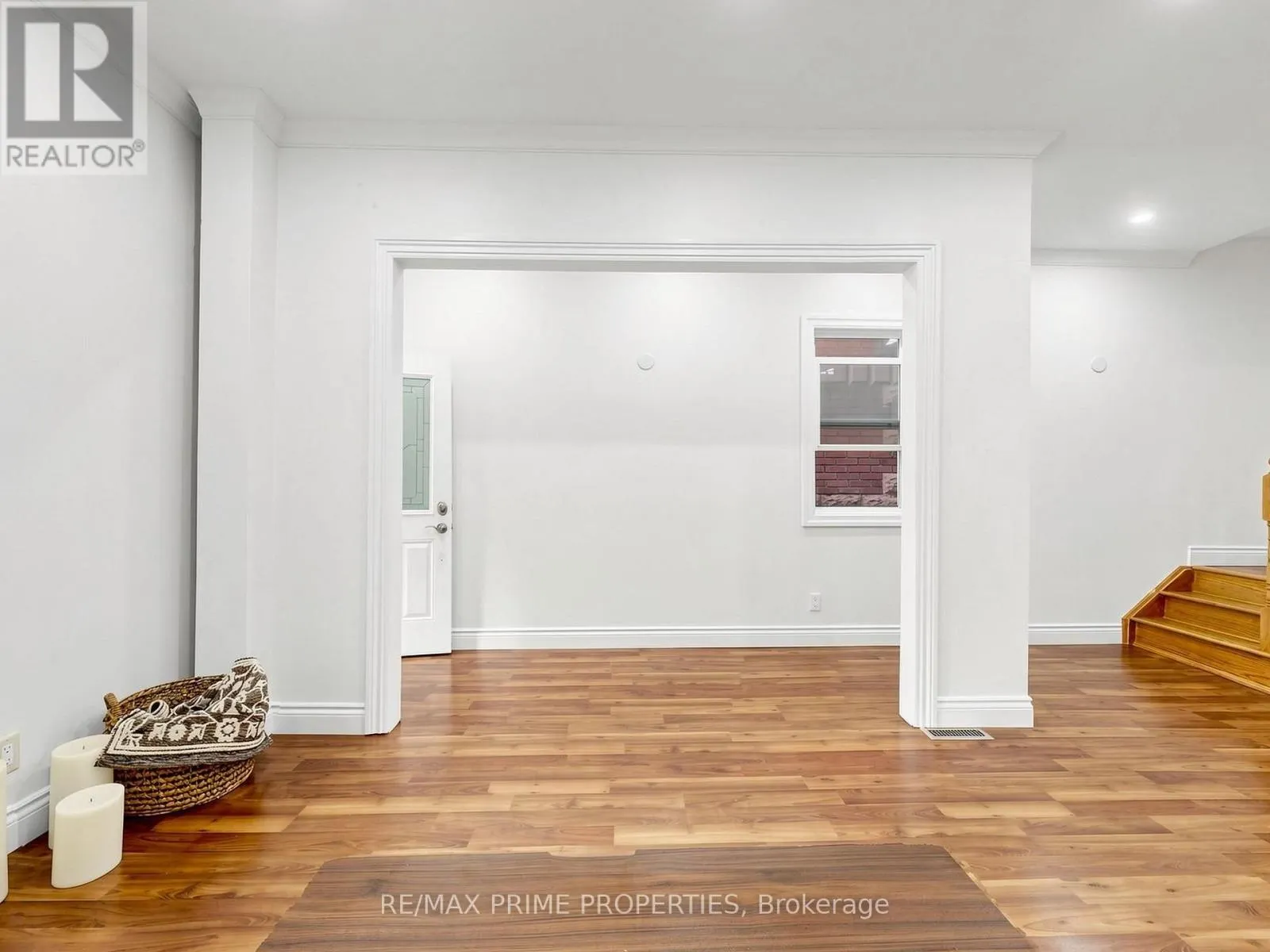 18 DENTONIA PARK AVENUE