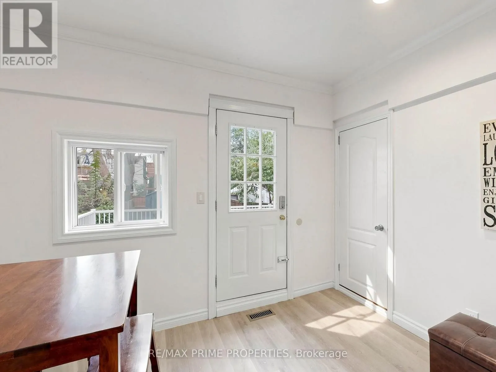 18 DENTONIA PARK AVENUE