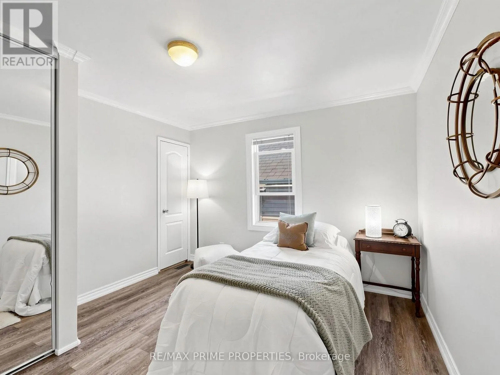 18 DENTONIA PARK AVENUE