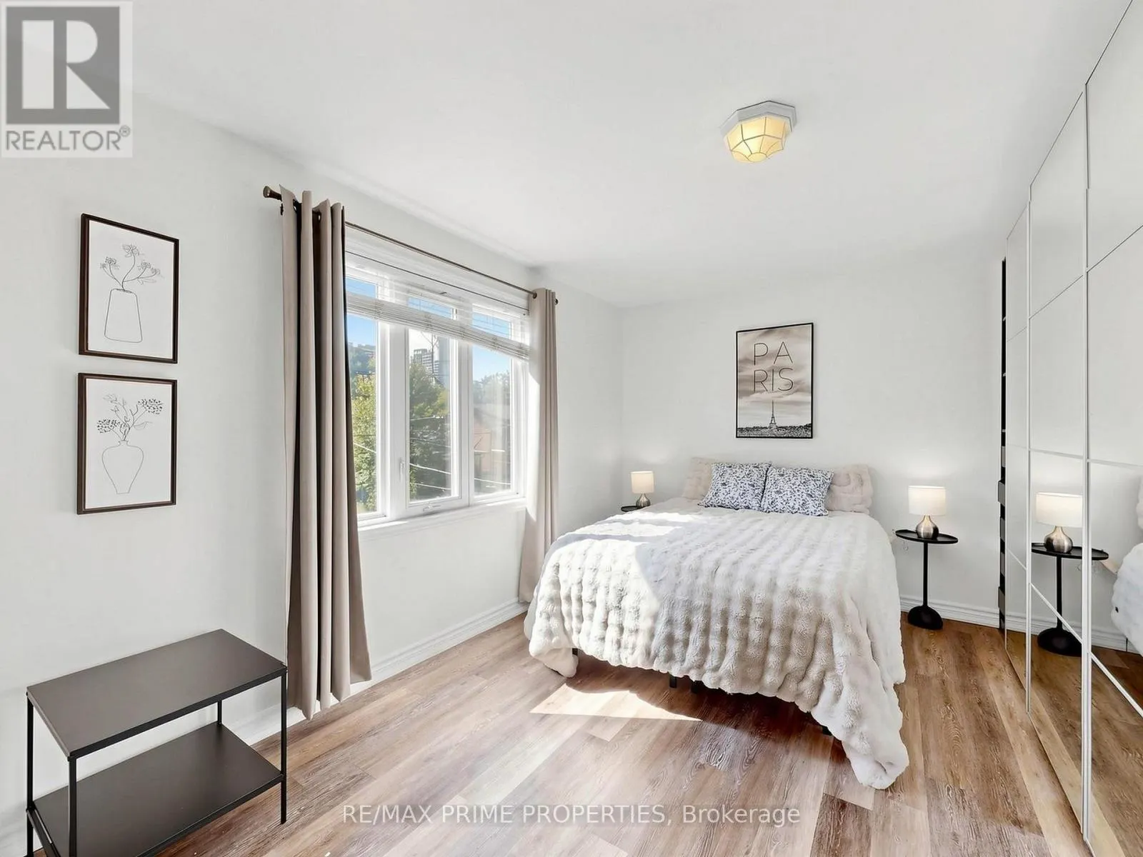 18 DENTONIA PARK AVENUE