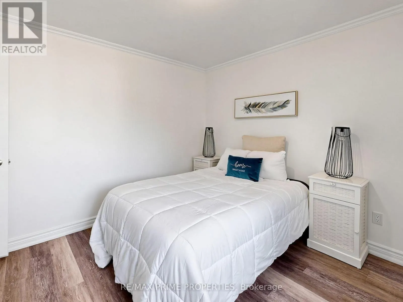 18 DENTONIA PARK AVENUE