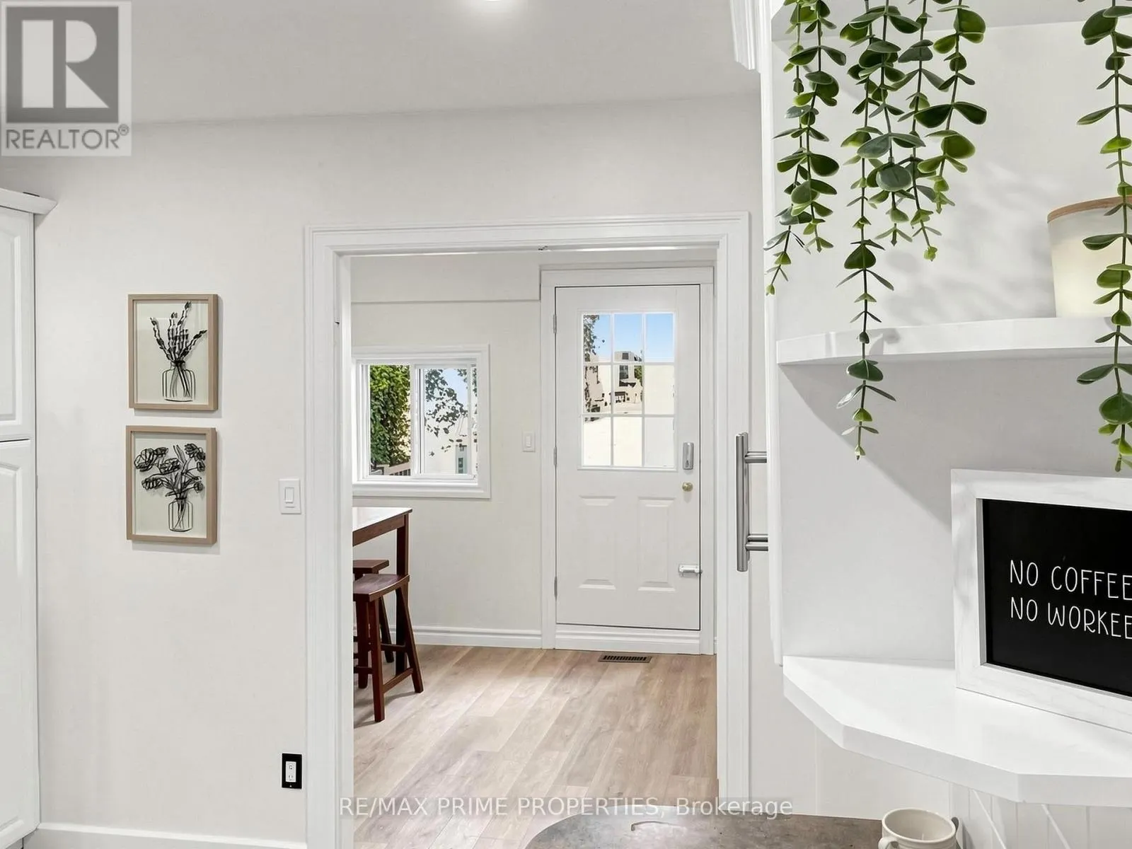18 DENTONIA PARK AVENUE