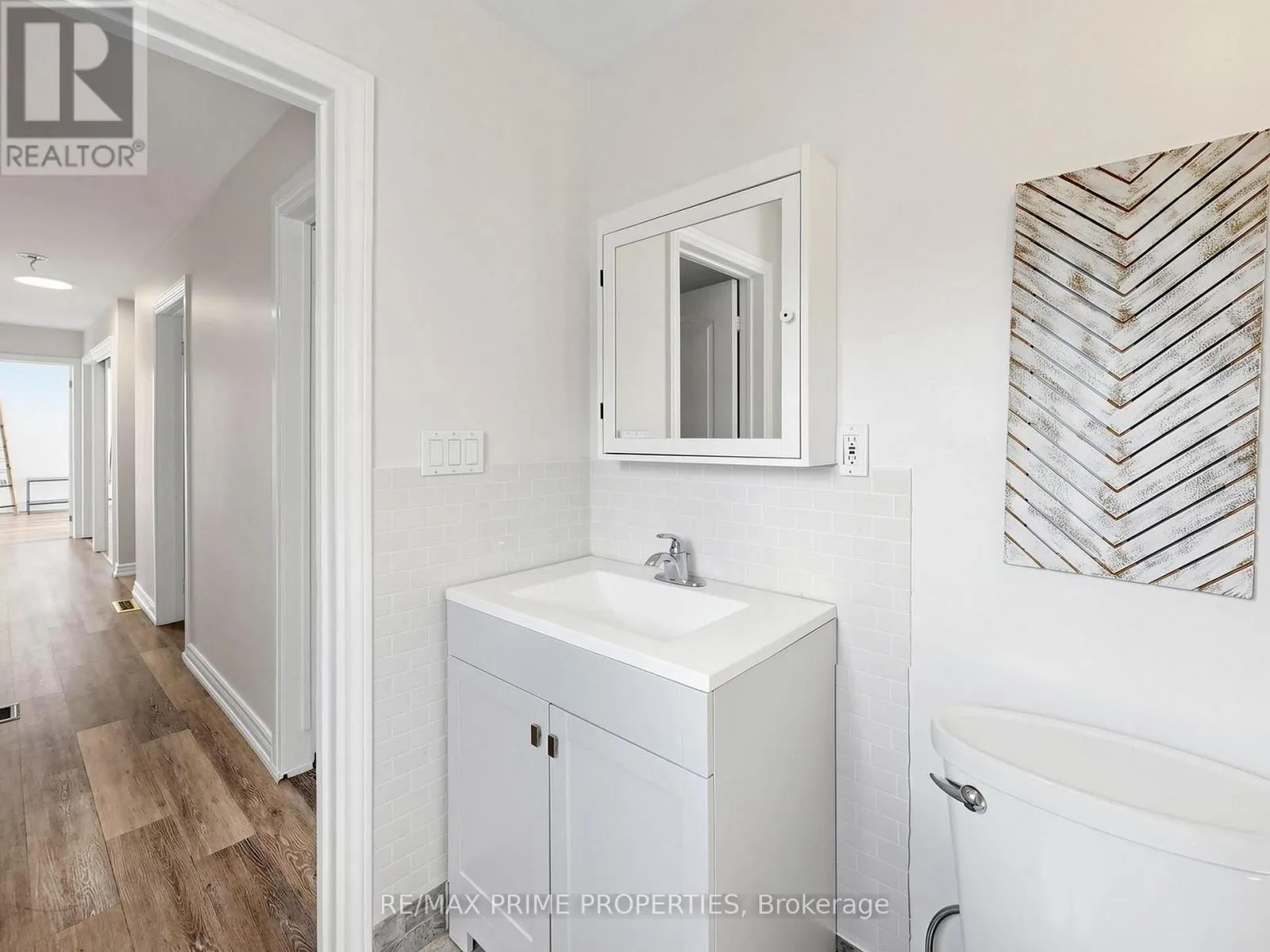 18 DENTONIA PARK AVENUE