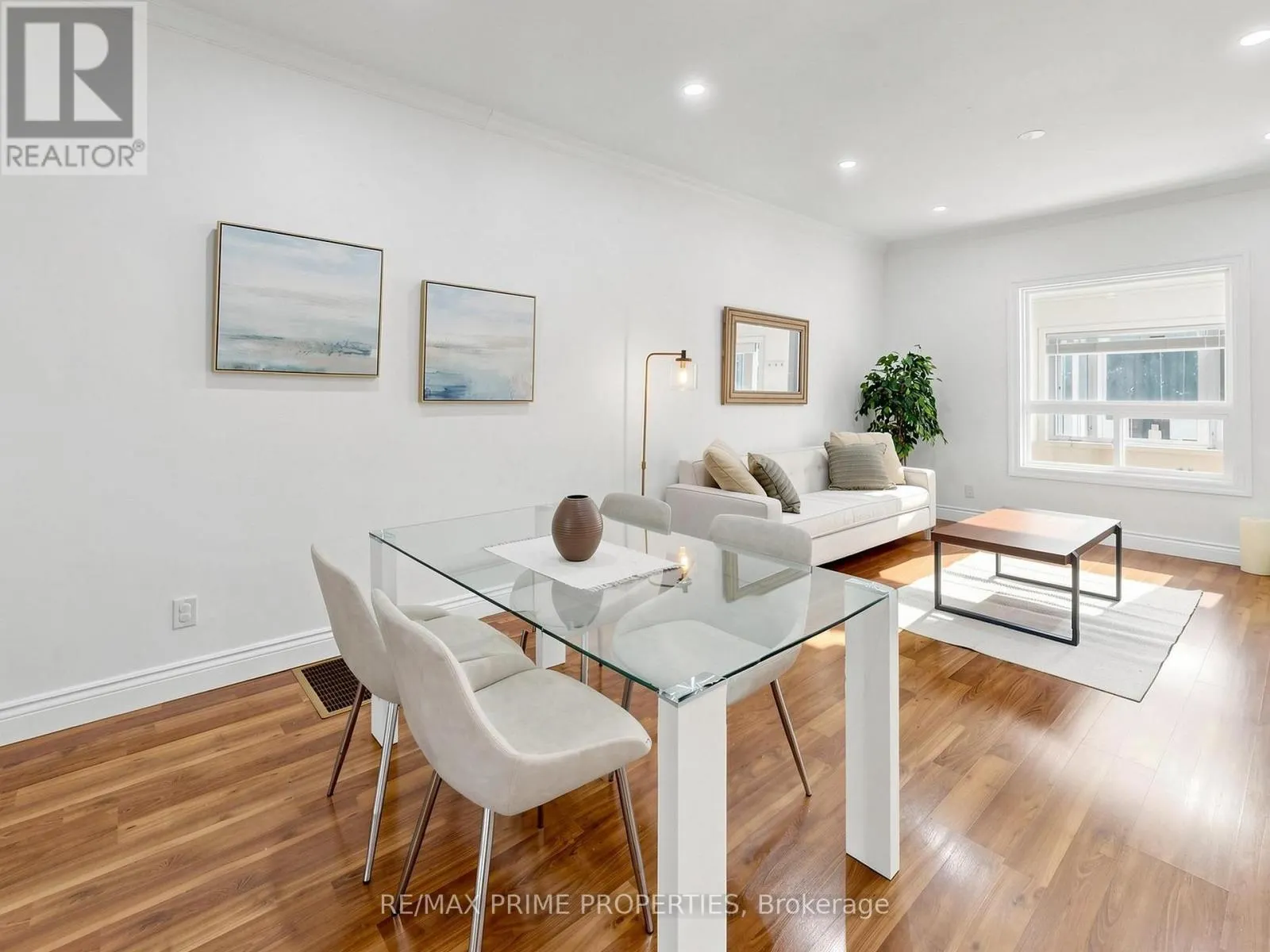 18 DENTONIA PARK AVENUE