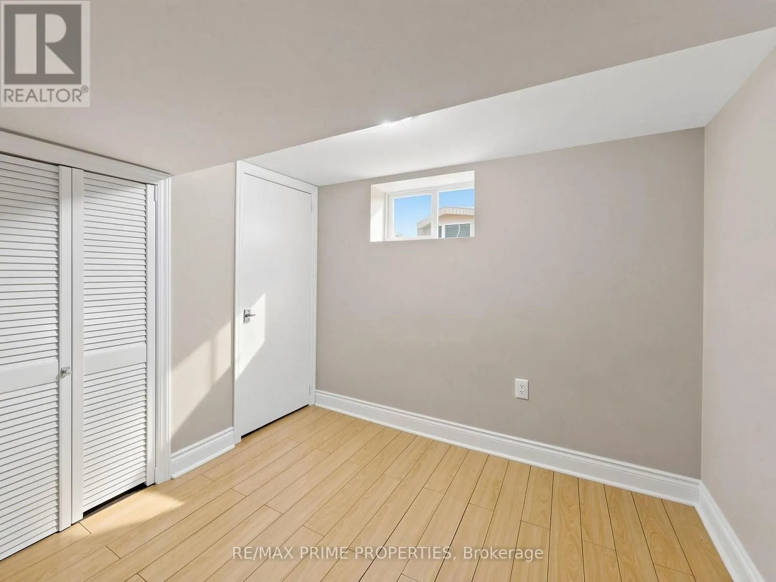 18 DENTONIA PARK AVENUE