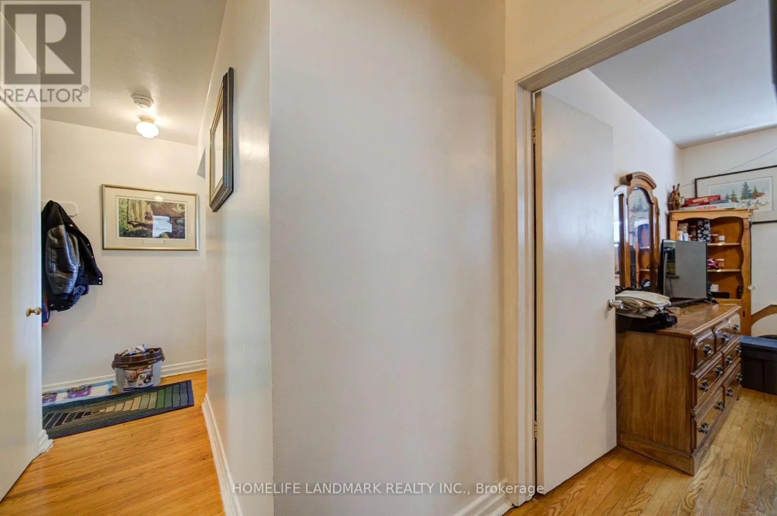 827 COSBURN AVENUE