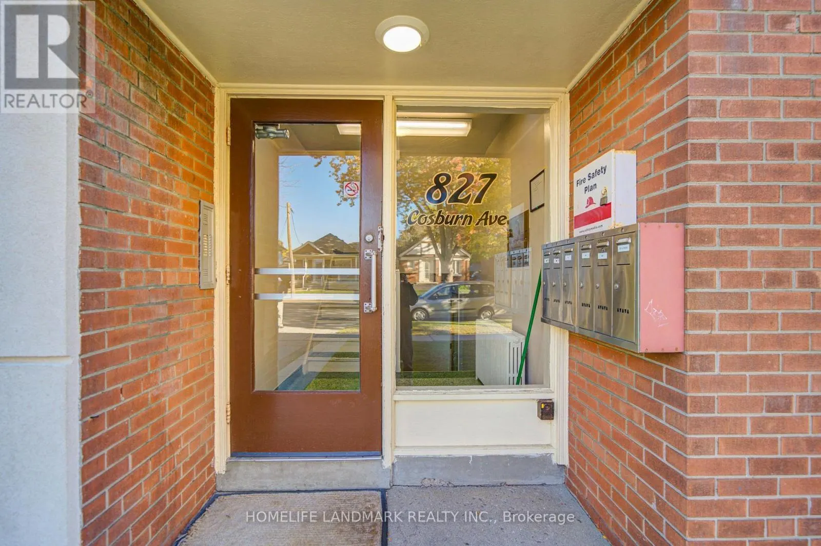 827 COSBURN AVENUE