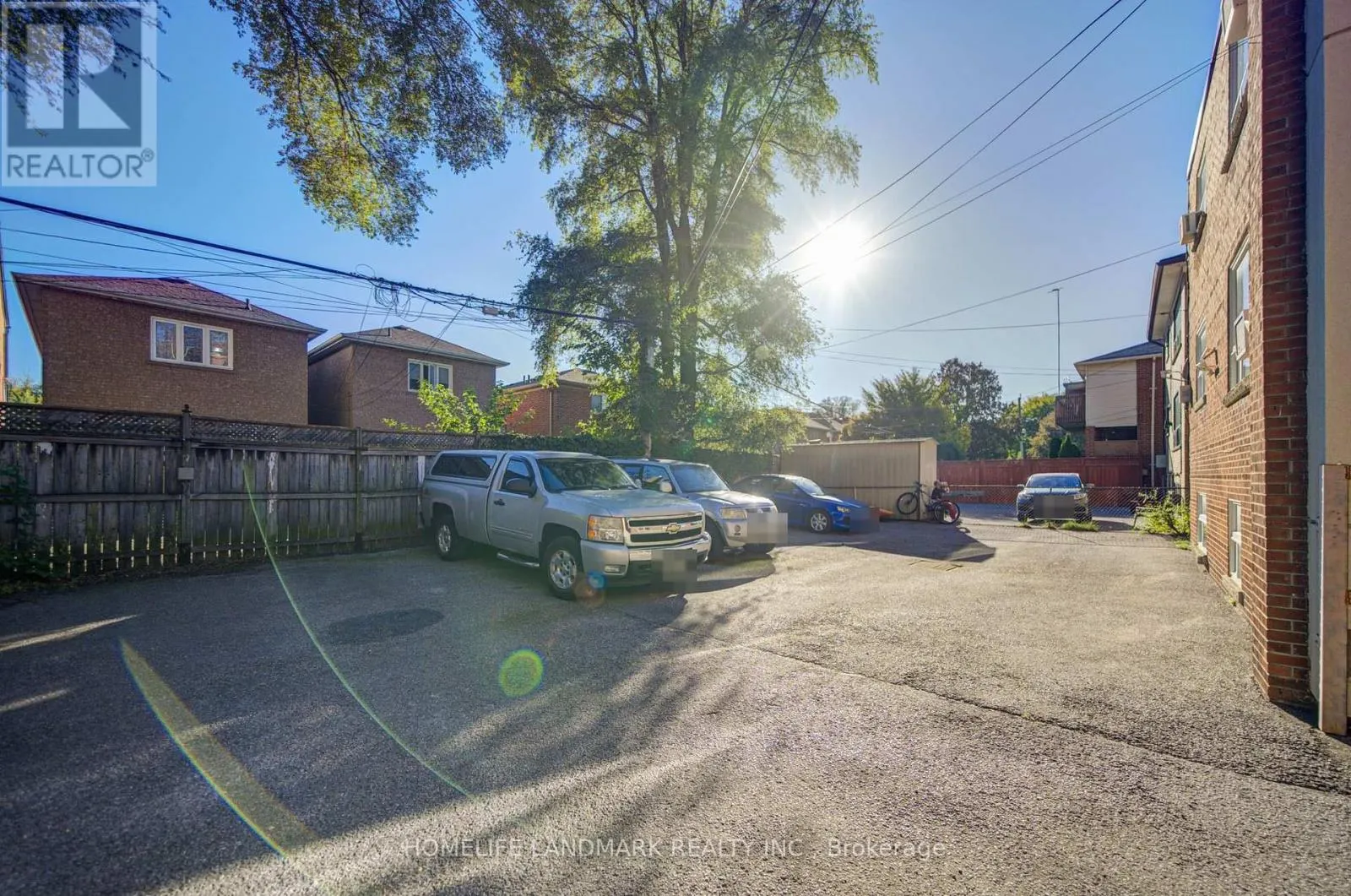 827 COSBURN AVENUE