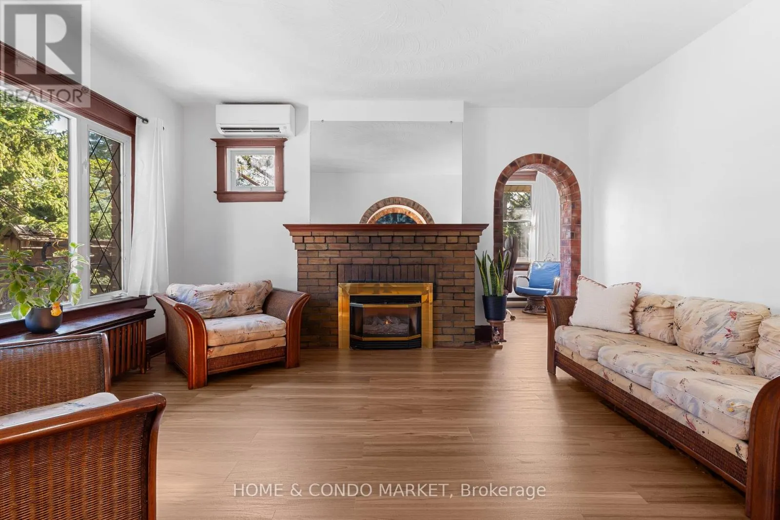 164 BROOKSIDE DRIVE