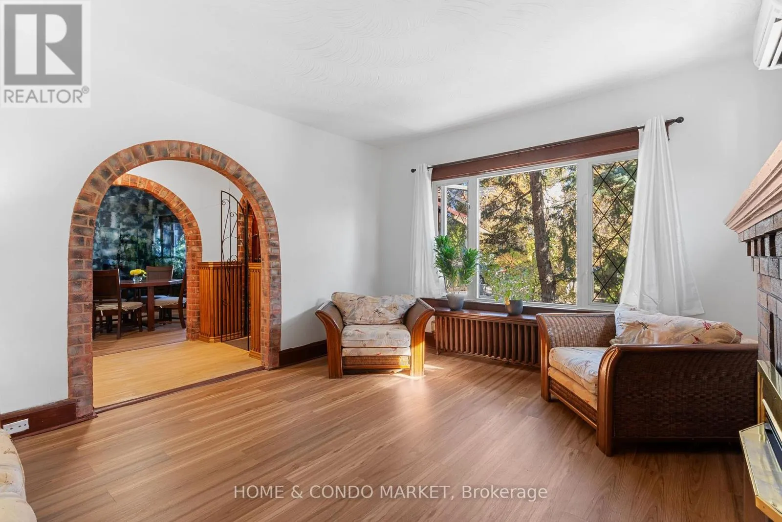 164 BROOKSIDE DRIVE