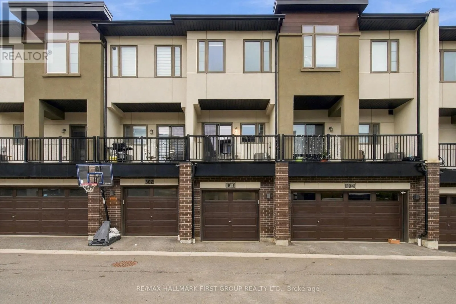 303 - 250 FINCH AVENUE