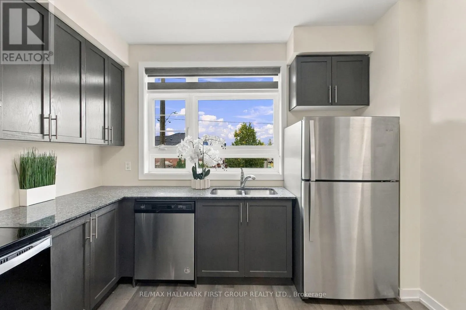 303 - 250 FINCH AVENUE