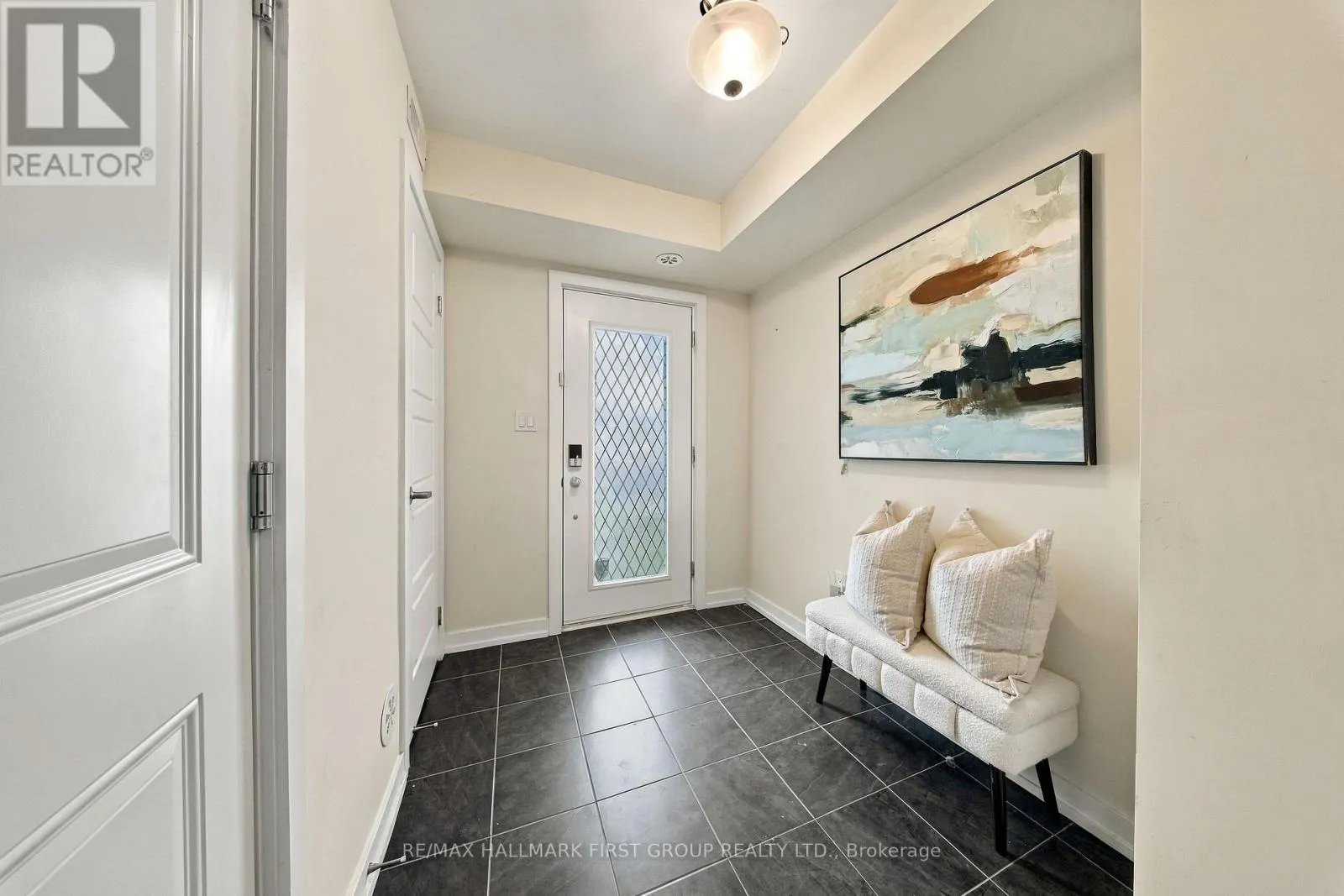 303 - 250 FINCH AVENUE