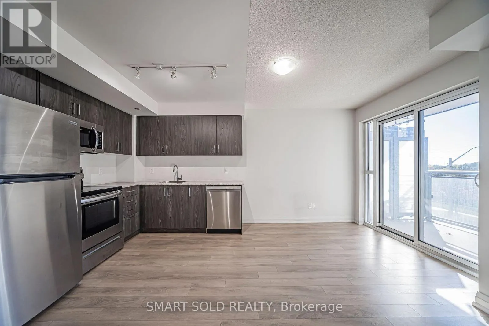 329 - 20 MEADOWGLEN PLACE