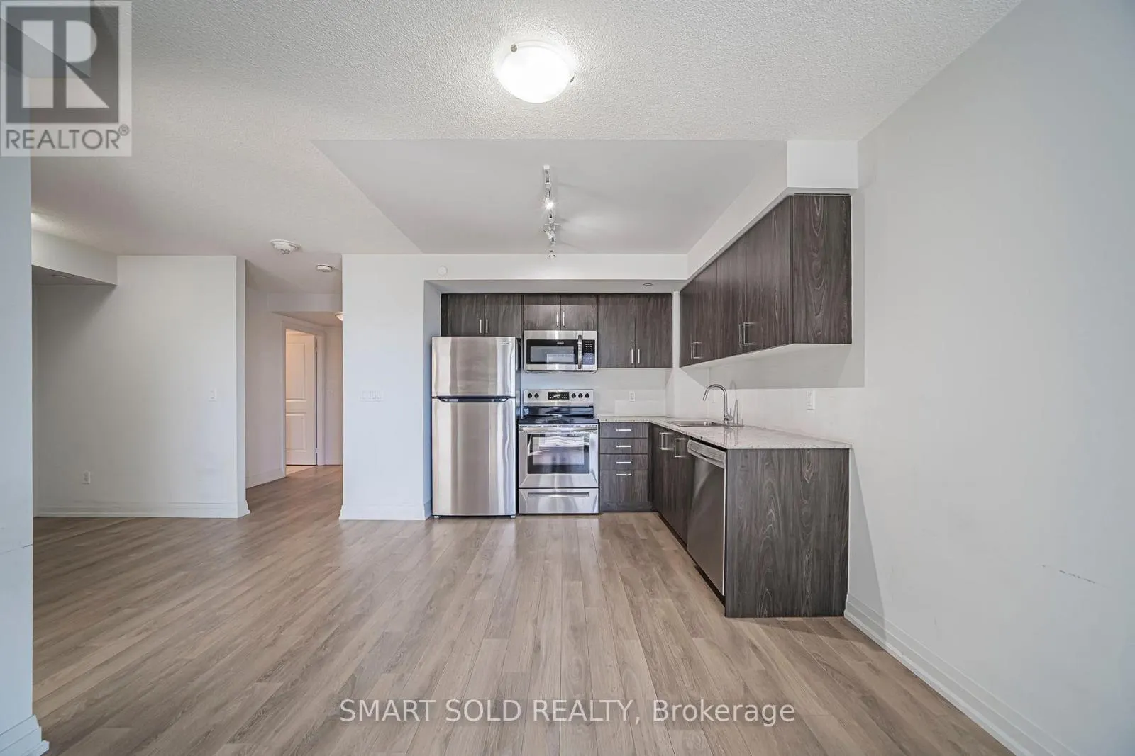 329 - 20 MEADOWGLEN PLACE