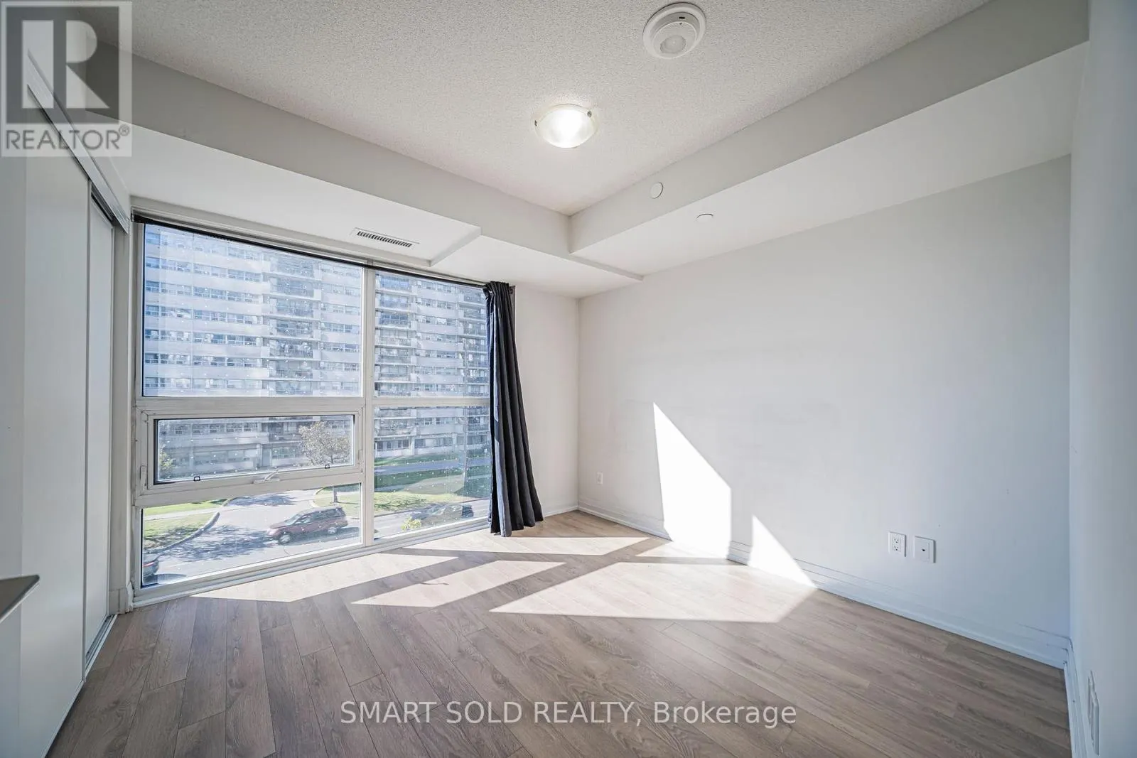 329 - 20 MEADOWGLEN PLACE
