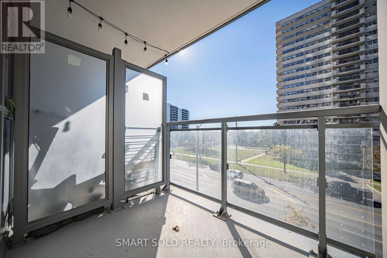 329 - 20 MEADOWGLEN PLACE