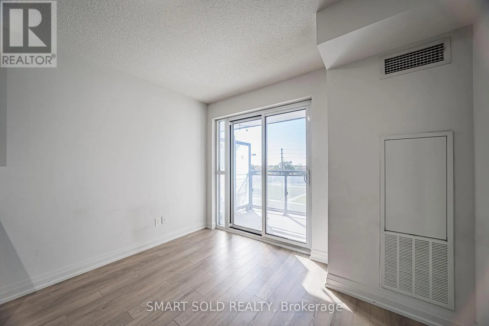 329 - 20 MEADOWGLEN PLACE