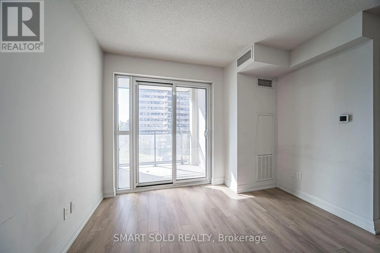 329 - 20 MEADOWGLEN PLACE