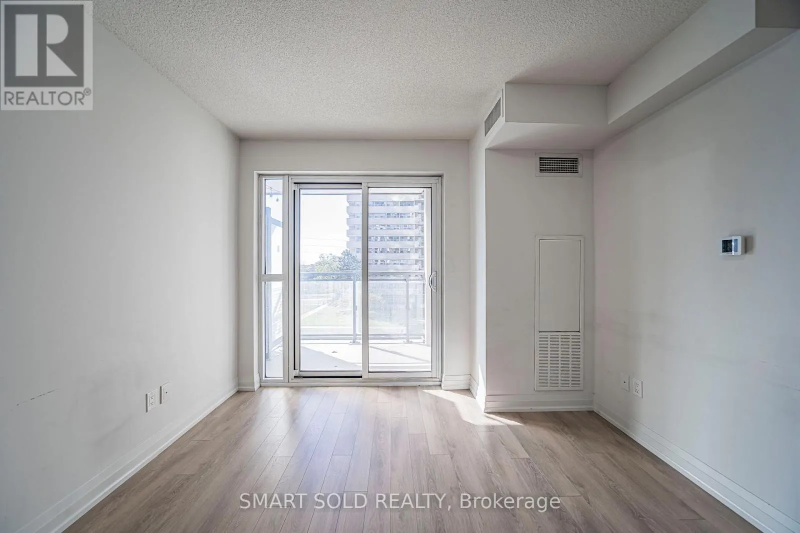 329 - 20 MEADOWGLEN PLACE