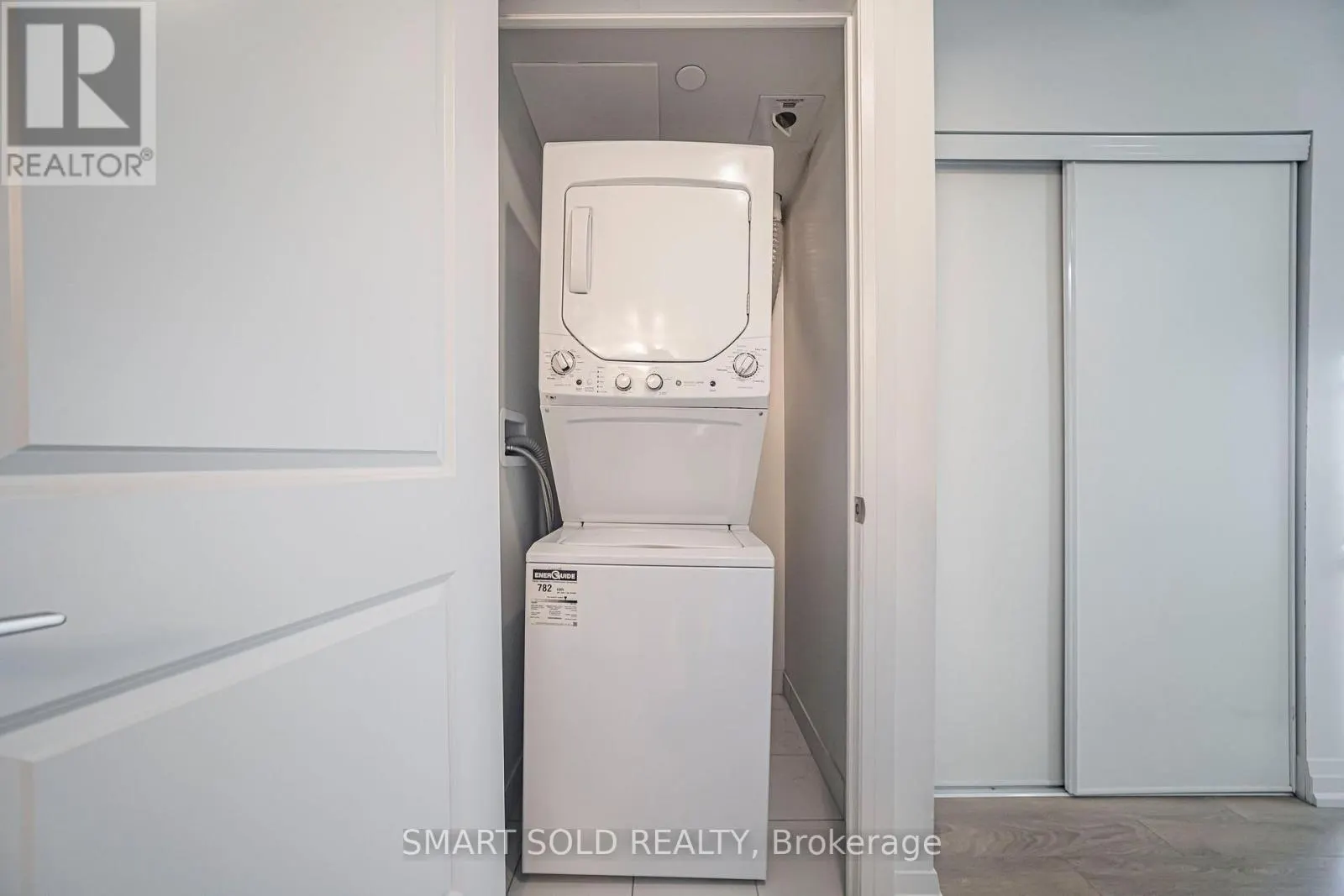 329 - 20 MEADOWGLEN PLACE