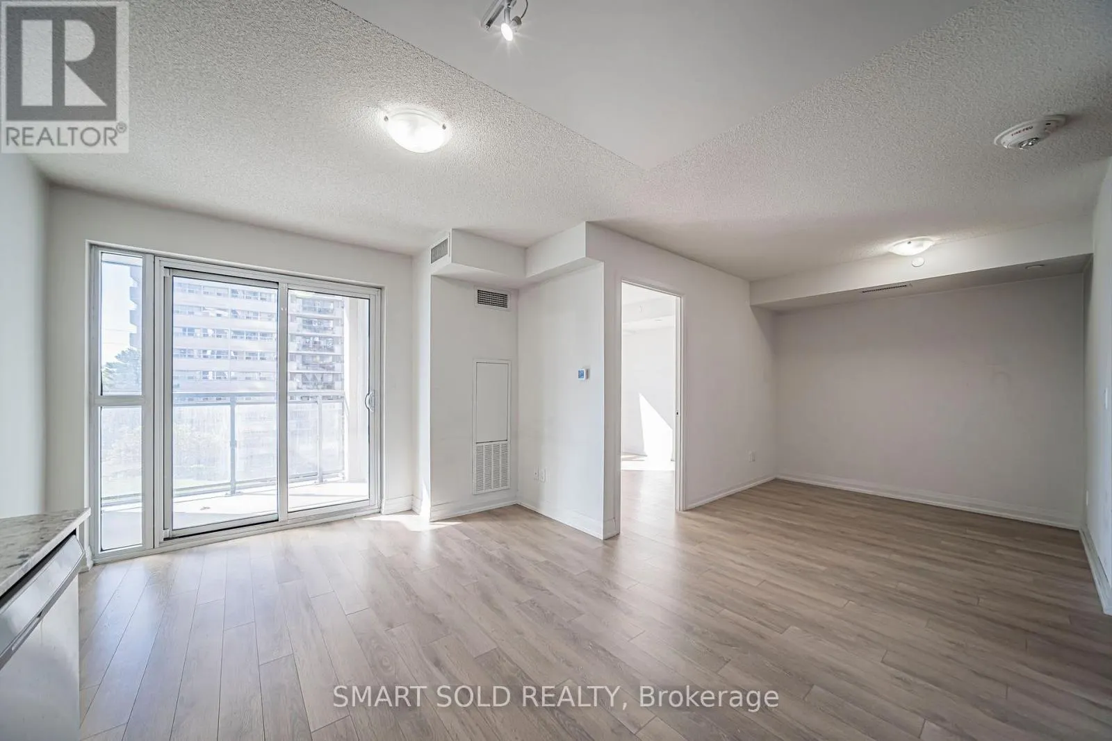 329 - 20 MEADOWGLEN PLACE
