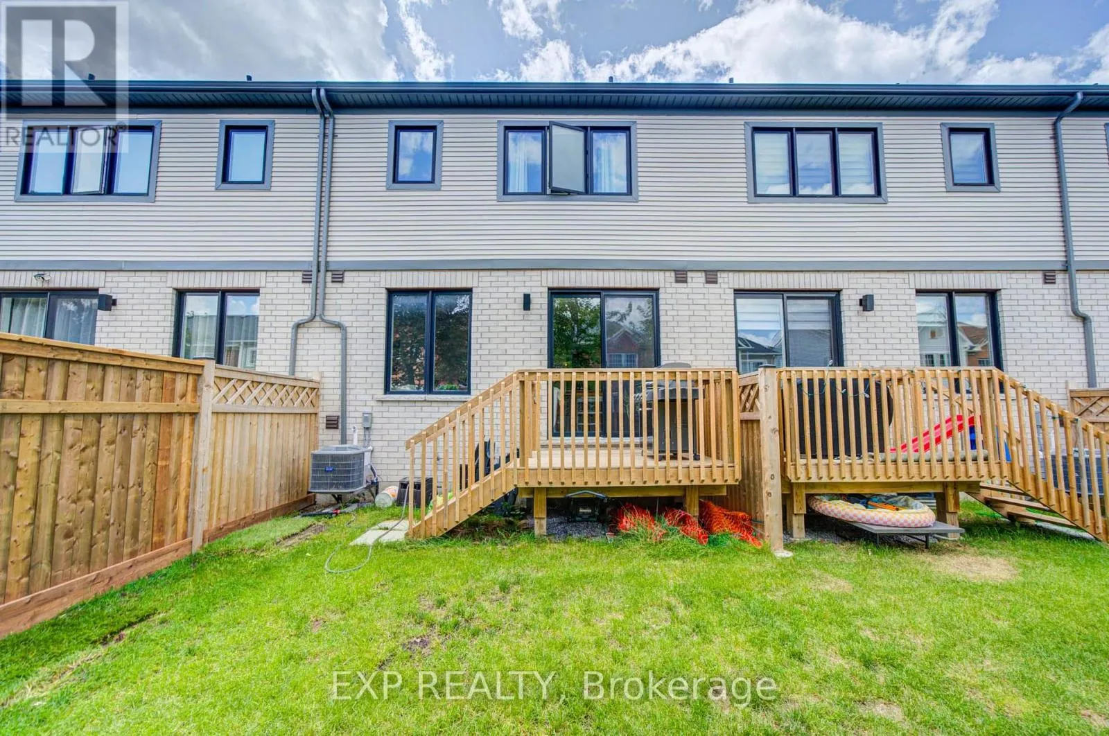 29 SORBARA WAY