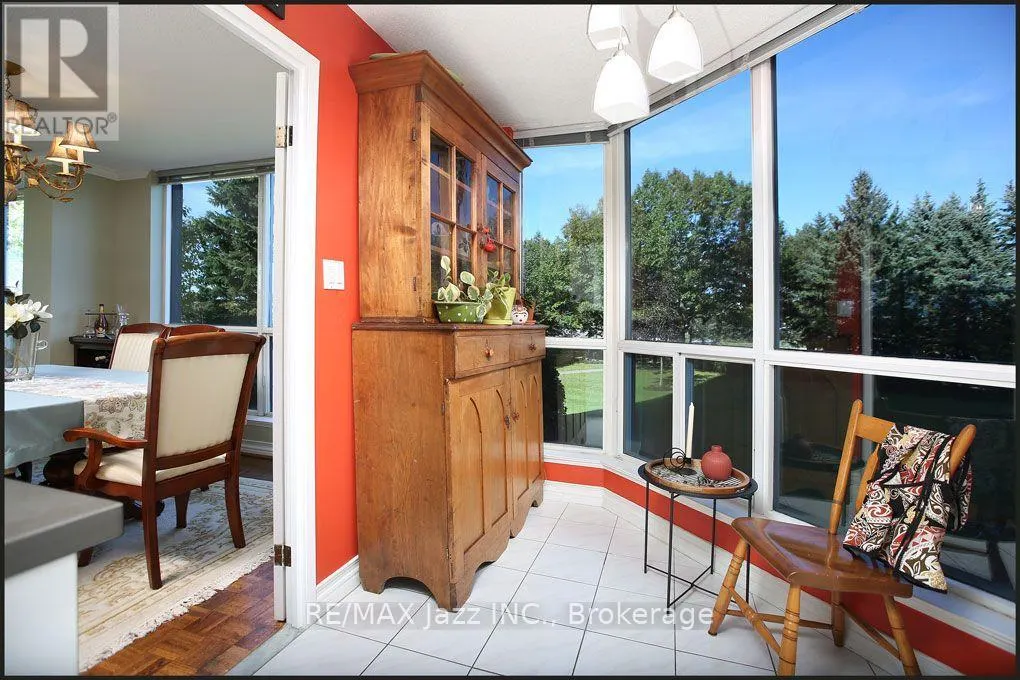 105 - 360 WATSON STREET W #105