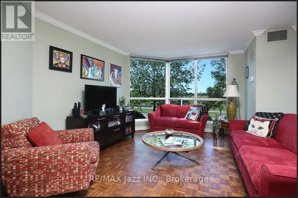 105 - 360 WATSON STREET W #105