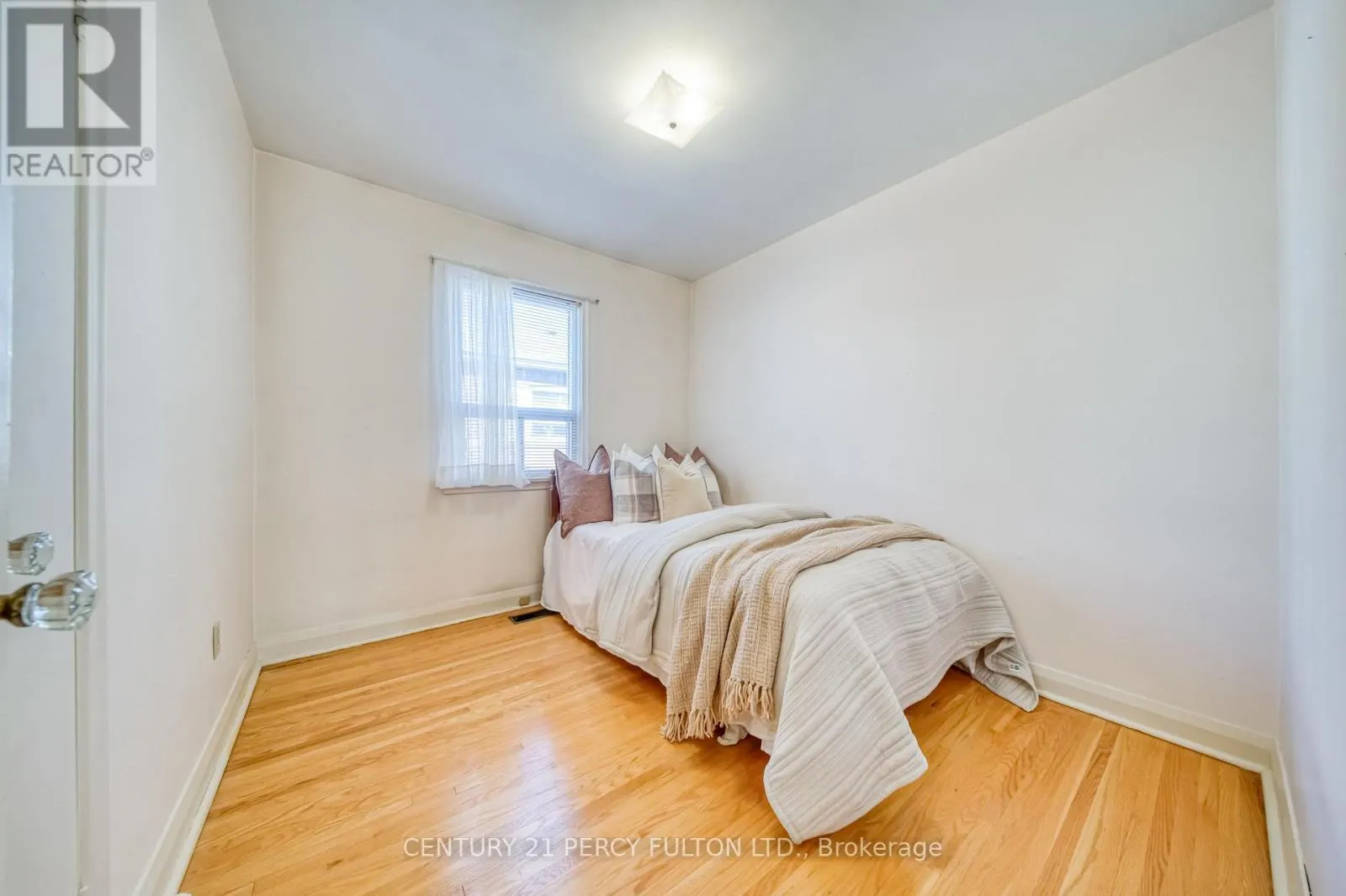 78 GILROY DRIVE