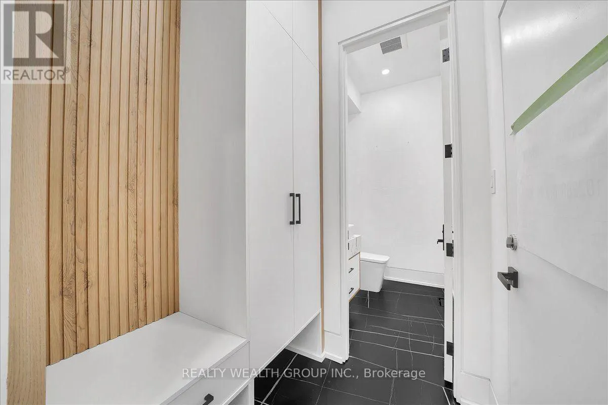 2 KINGSBURY CRESCENT