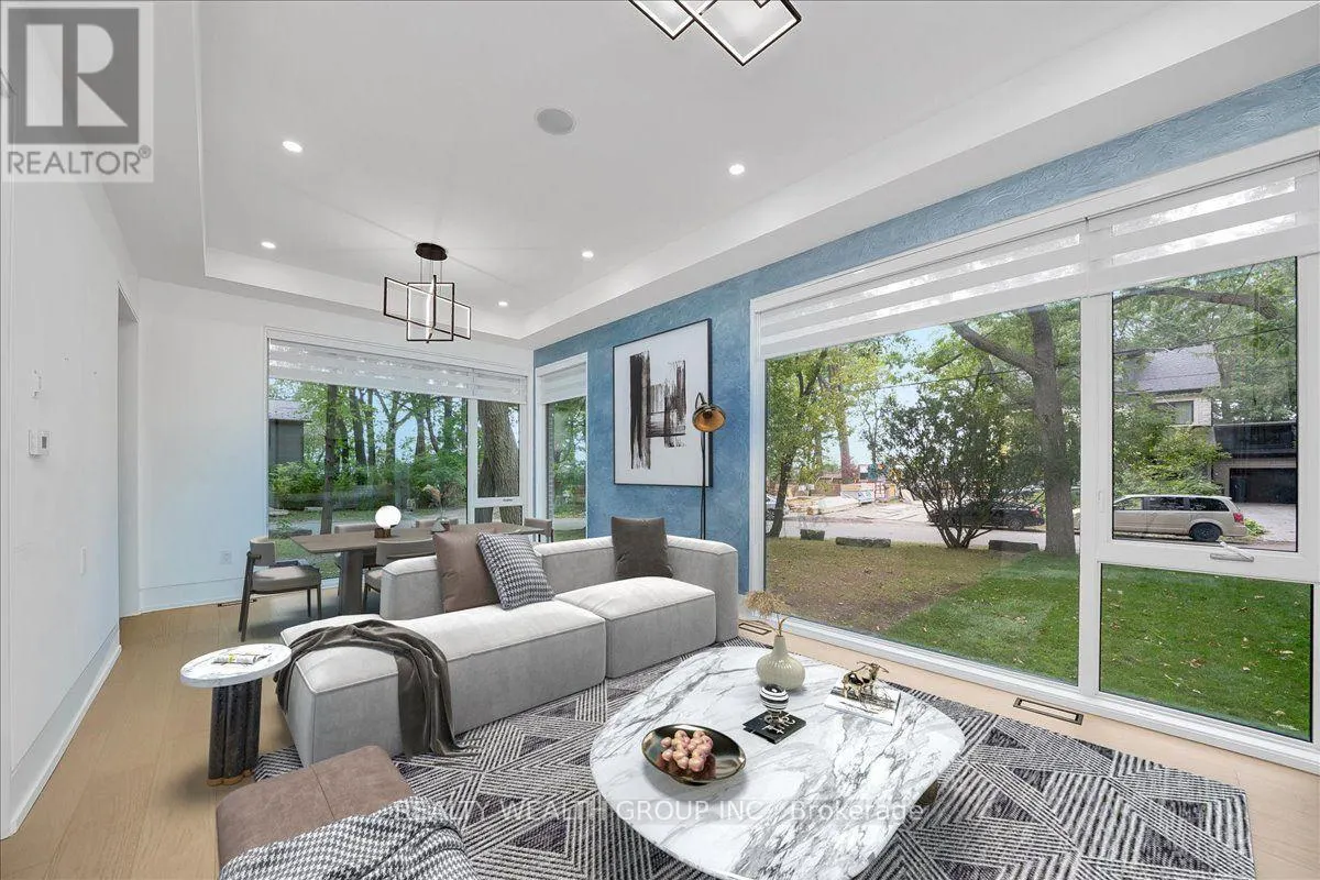 2 KINGSBURY CRESCENT