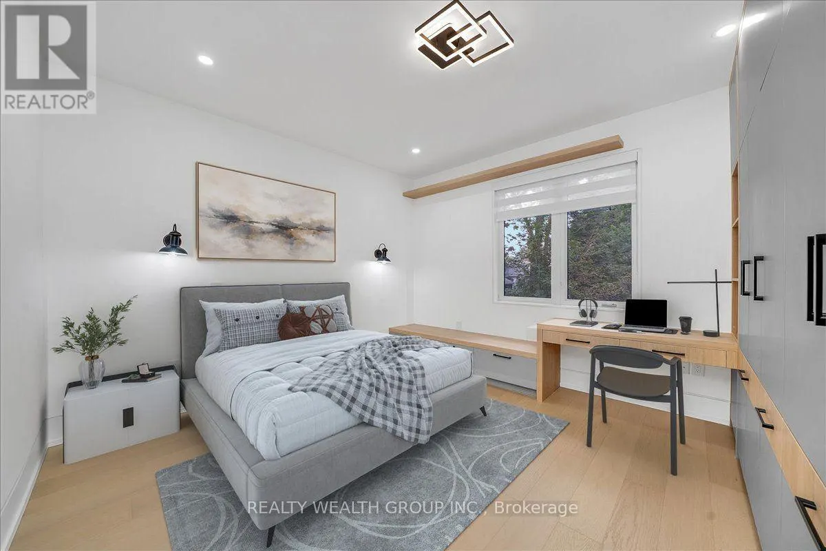 2 KINGSBURY CRESCENT