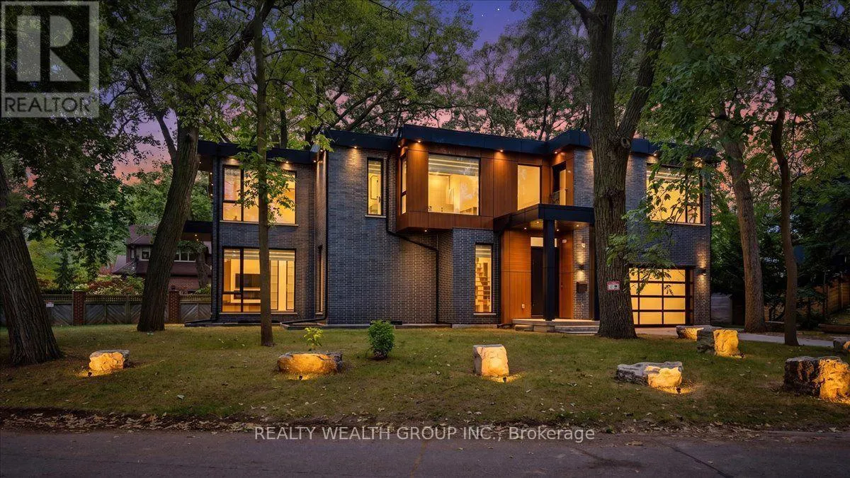 2 KINGSBURY CRESCENT