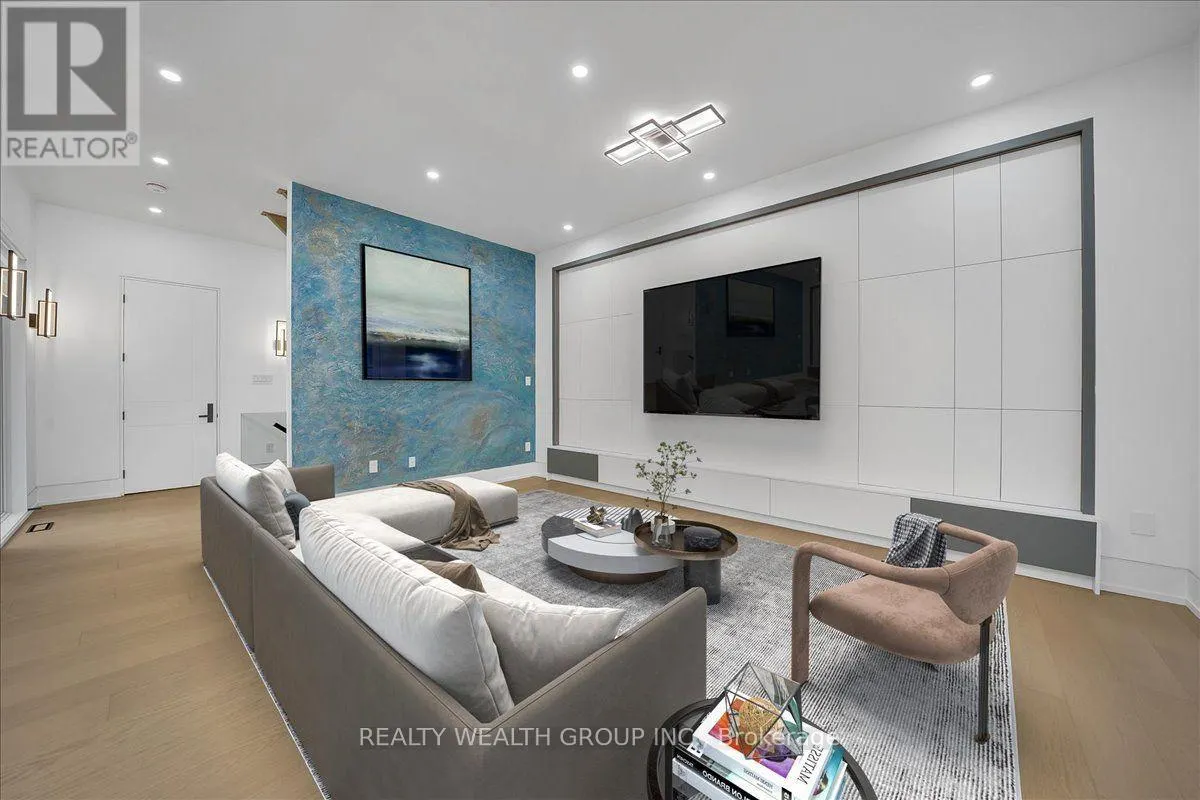 2 KINGSBURY CRESCENT
