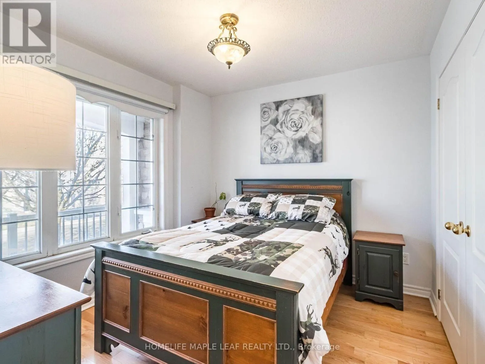 8 - 350 LAKEBREEZE DRIVE