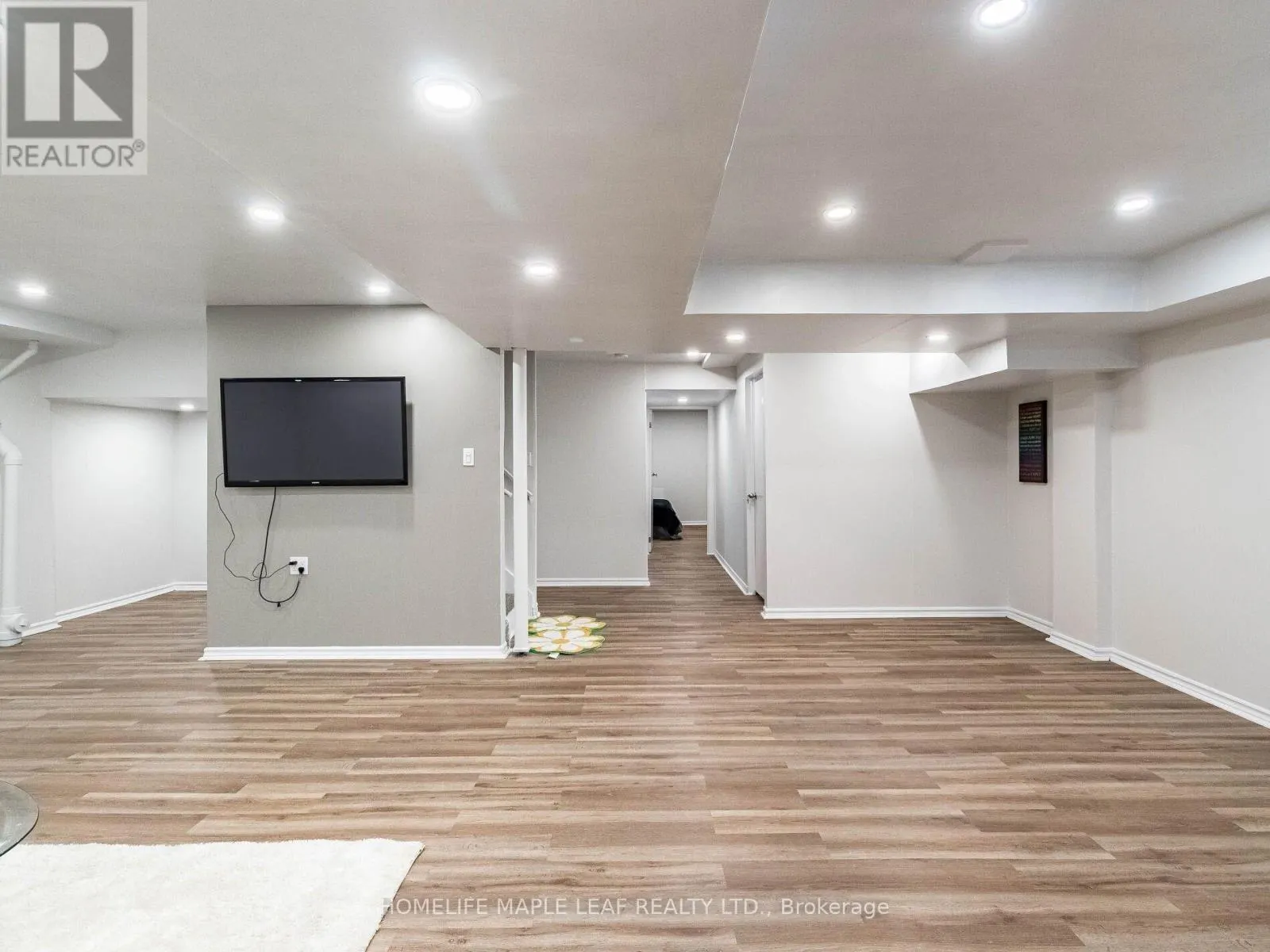 8 - 350 LAKEBREEZE DRIVE