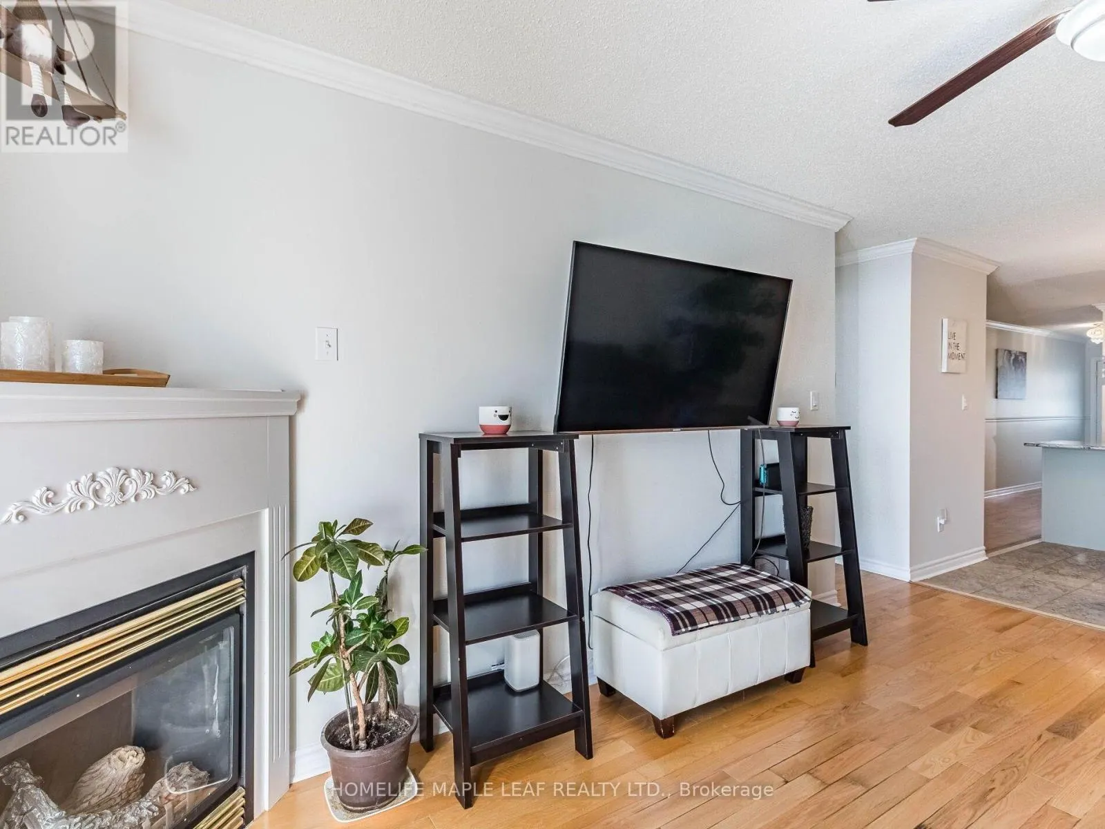 8 - 350 LAKEBREEZE DRIVE