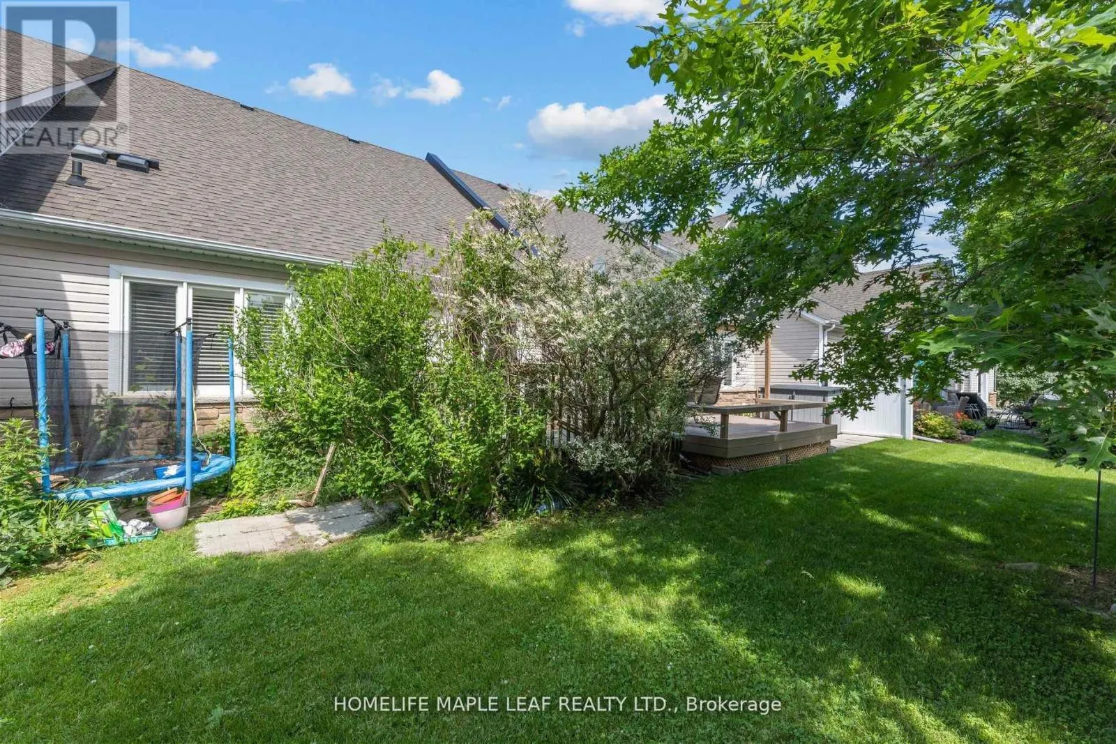 8 - 350 LAKEBREEZE DRIVE