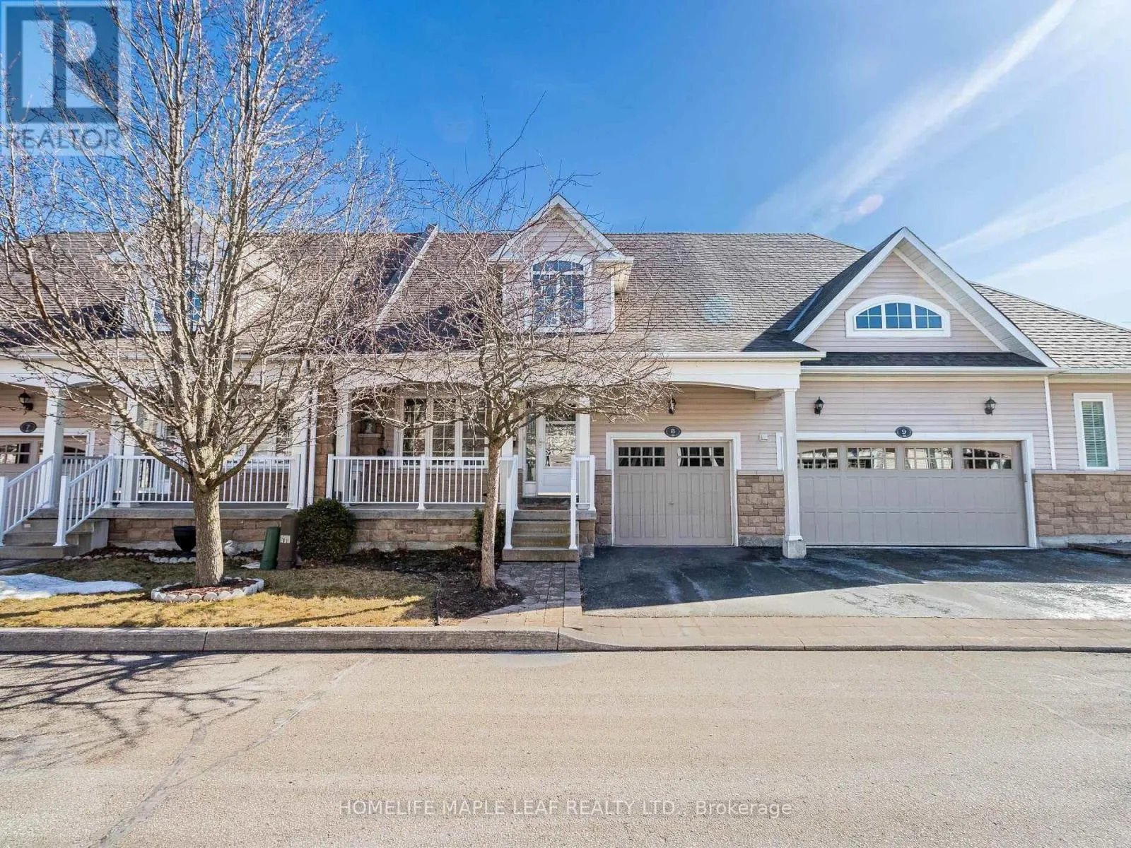 8 - 350 LAKEBREEZE DRIVE