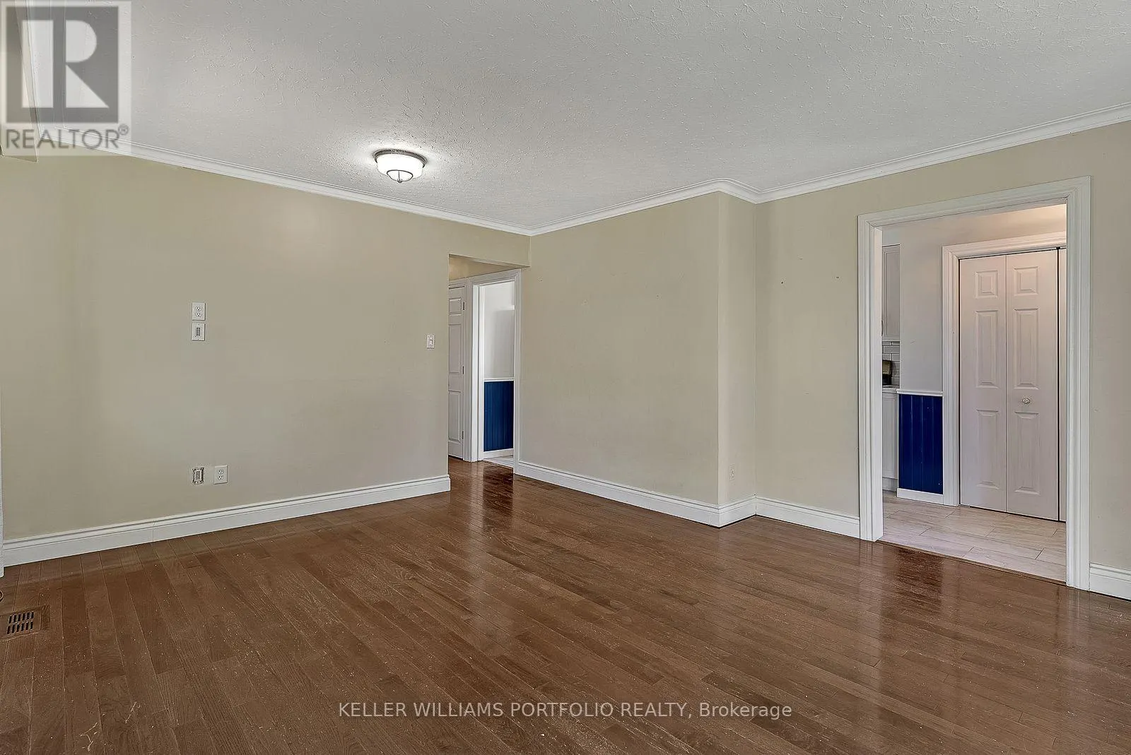 MAIN FLR - 1519 LAKESIDE STREET