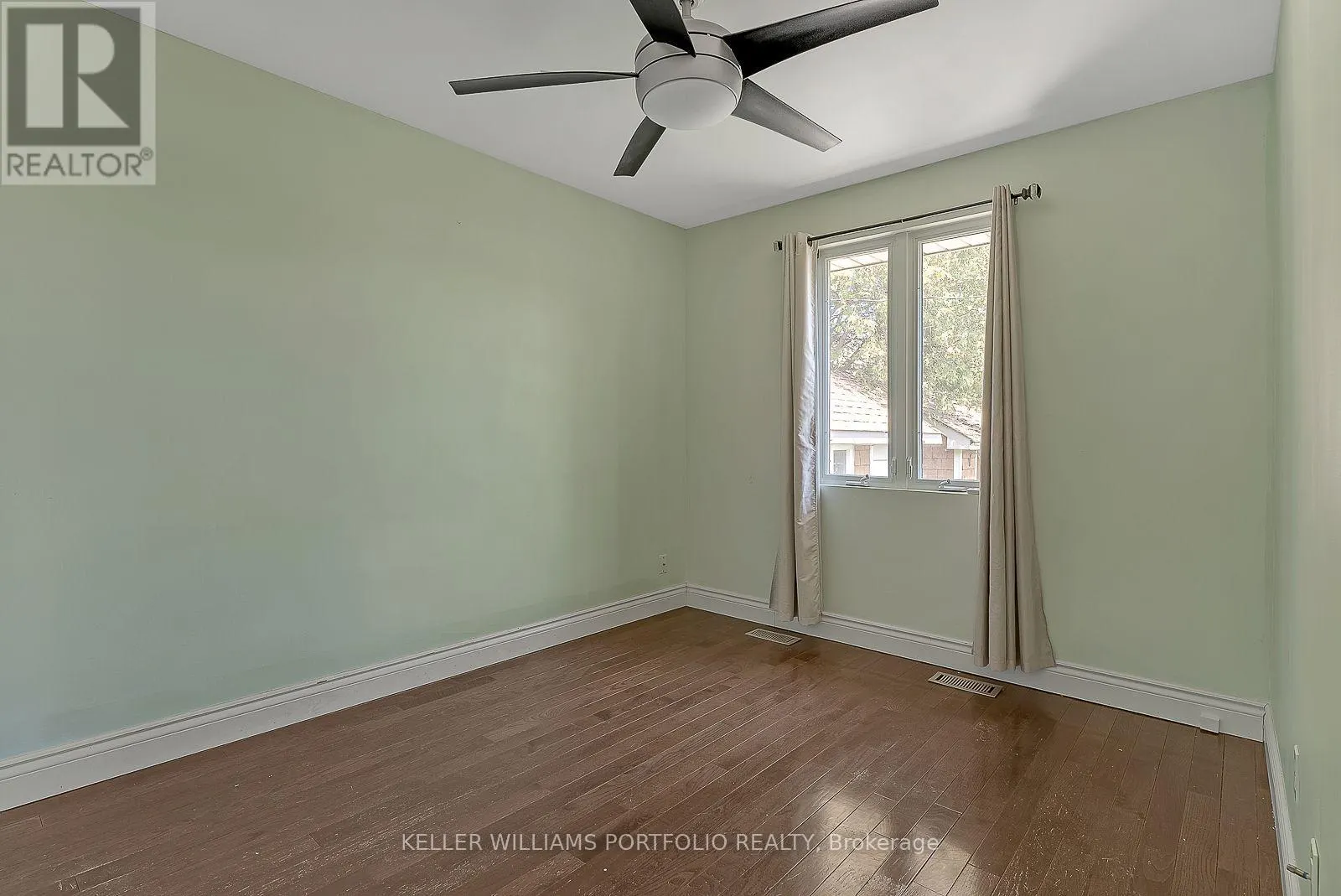 MAIN FLR - 1519 LAKESIDE STREET