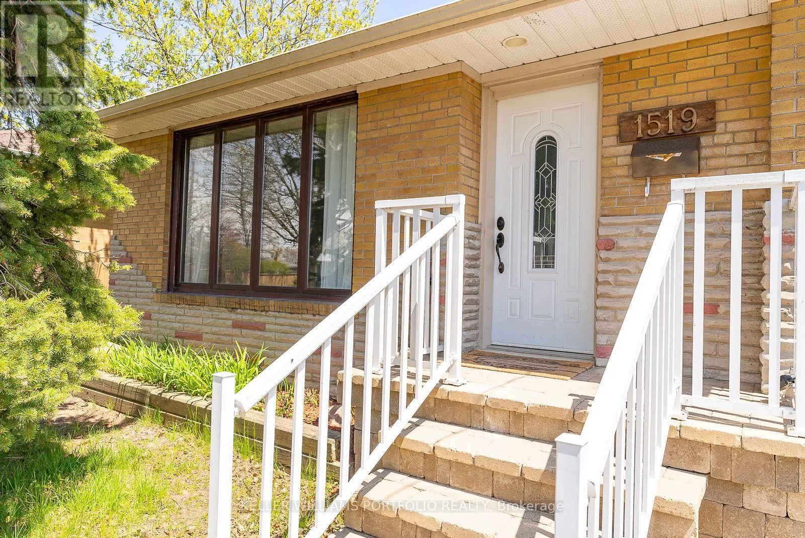MAIN FLR - 1519 LAKESIDE STREET
