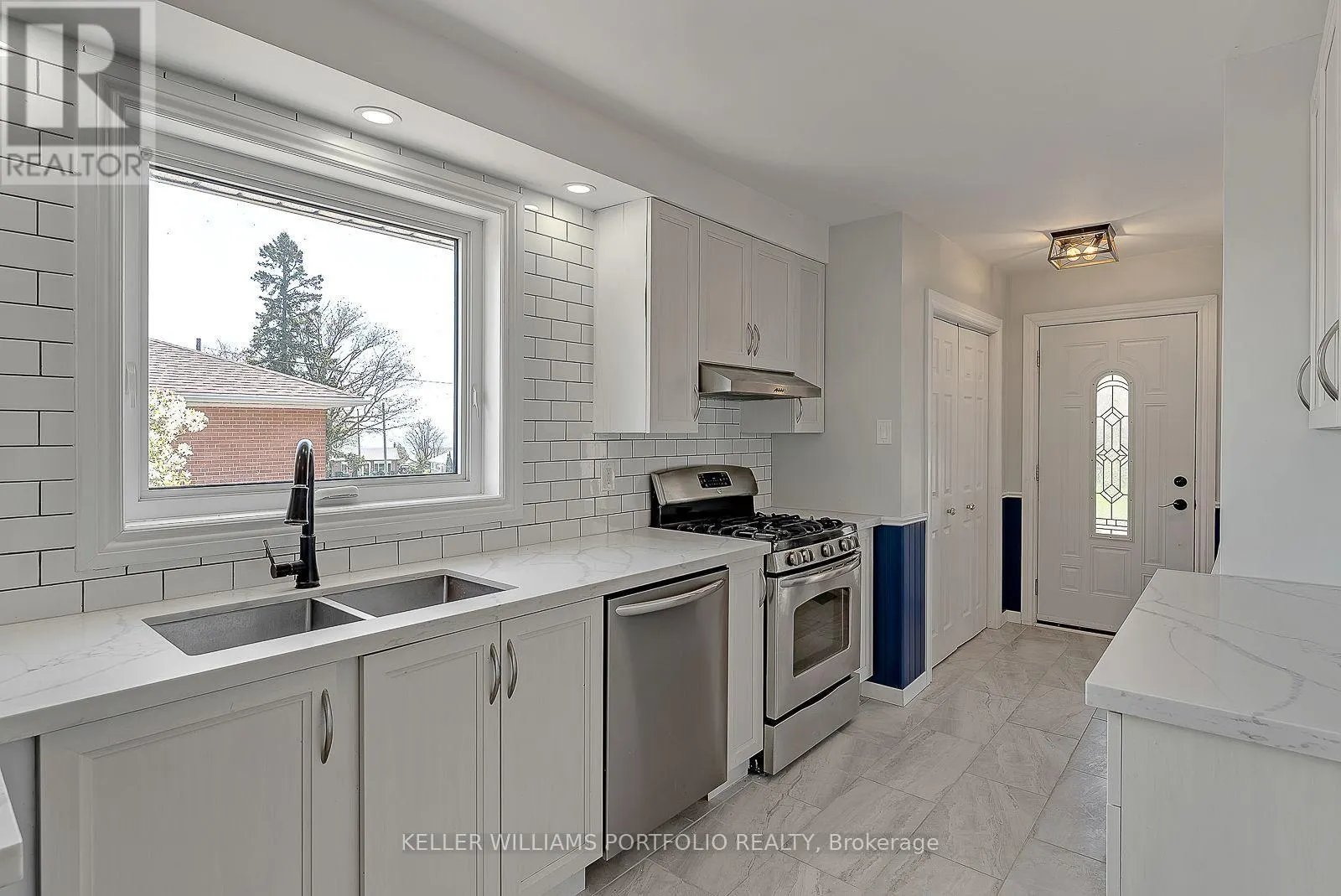 MAIN FLR - 1519 LAKESIDE STREET